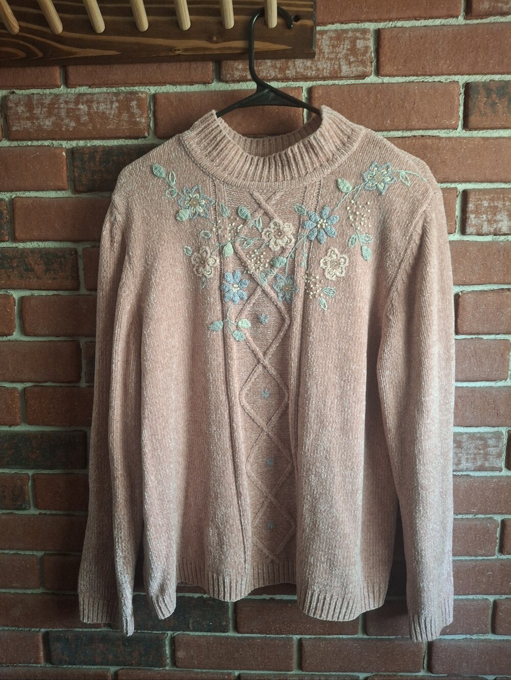 Vintage knit sweater pink with floral design